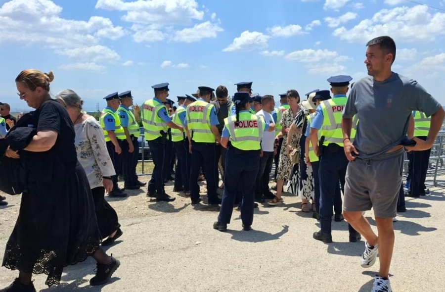 Arrestohen disa serbë në përfundim të manifestimit të 'Vidovdanit' në Gazimestan