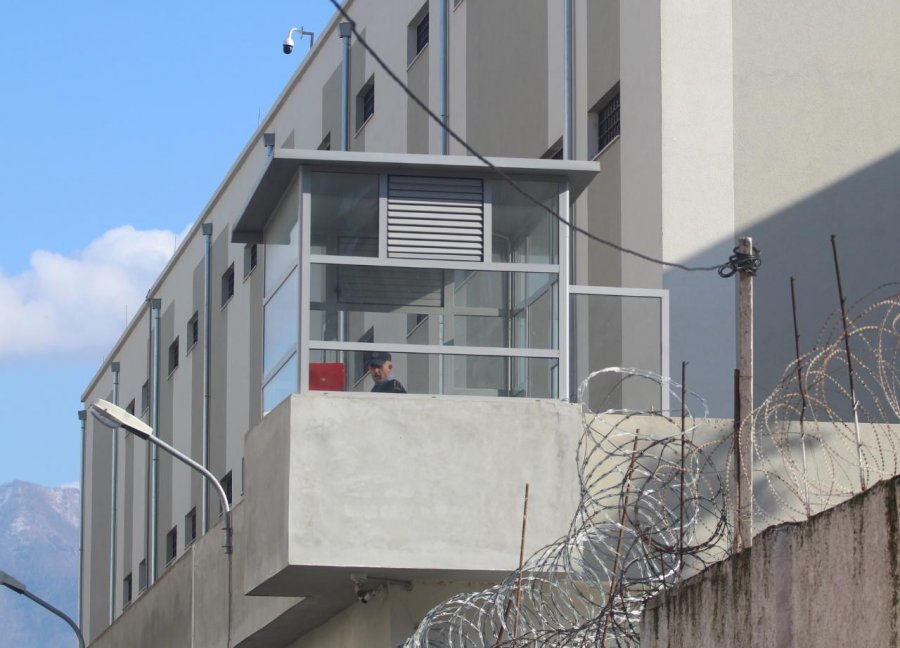 E rëndë/ Ndërrojnë jetë dy punonjës të paraburgimit Nr. 313 në Tiranë