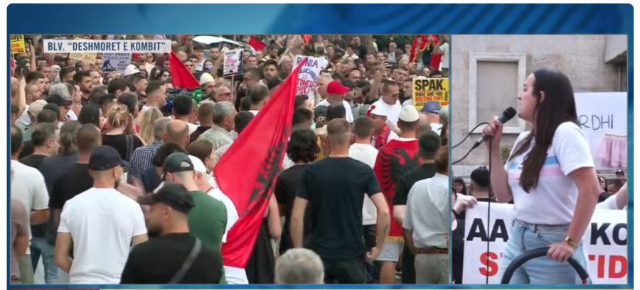 Protesta e 31-të/ Sheshi para Kryeministrisë plot me protestues, kërkohet dorëheqja e Edi Ramës