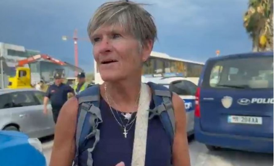 Turistja amerikane rrëfen momentet e tmerrit: Autobusi u përmbys brenda pak sekondash, me fat që shpëtova