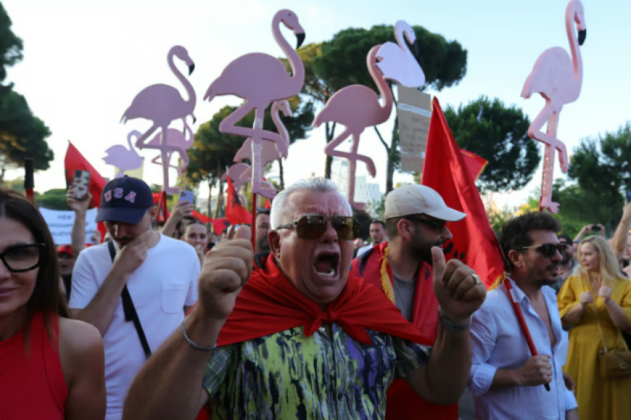 Nuk ndalen protestat/ Gazeta zvicerane: Të gjithë kërkojnë dorëheqjen e Edi Ramës