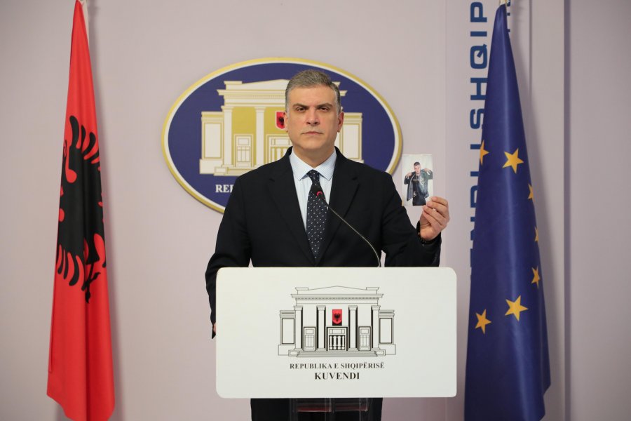 'E mbajtën të fshehtë për 4 ditë'/ Blushi kërkon interpelancë urgjente: Çfarë ndodhi me Ardit Rapushin në QSUT