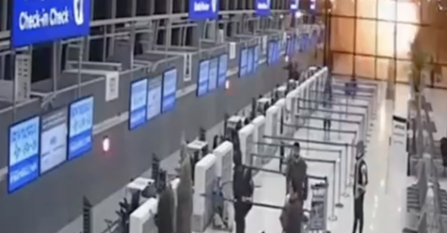 VIDEO/ Shikoni momentin e sulmit në aeroportin e Dubait, në një sekondë u bë kaos i plotë