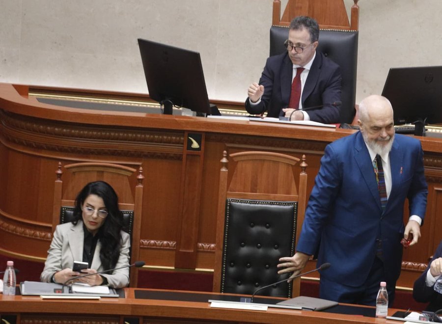 Zbardhet urdhri i Peleshit/ Imuniteti i Ballukut nuk futet në rend dite, Rama synon të djegë afatet