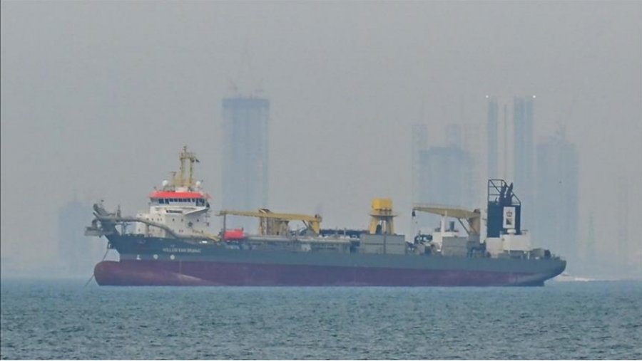 Dronët godasin rezervuarin e karburantit në portin Duqm të Omanit 