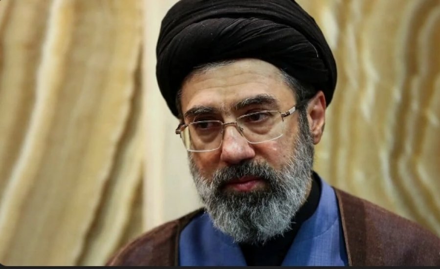 Agjencia Iraniane: Mojtaba Khamenei, djali i Ajatollah-ut, pasardhësi i mundshëm, është gjallë