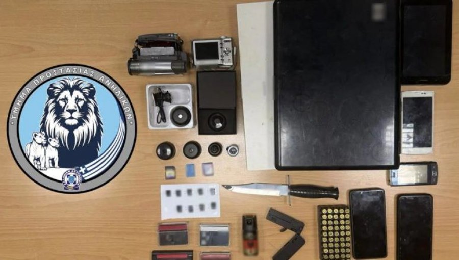 Kamera në tualetet e grave dhe p*rnogr*fi me fëmijë, arrestohet 53-vjeçari grek