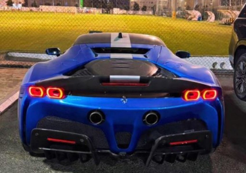 Mario Mitaj shkon në stërvitje me Ferrarin luksoz që kushton mbi 600 mijë dollarë