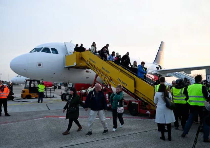 SHBA-të po organizojnë fluturime charter për riatdhesimin e amerikanëve nga Lindja e Mesme