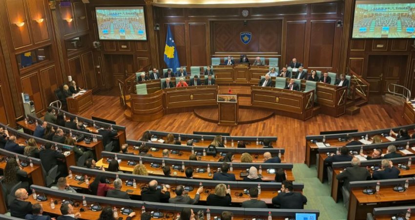 Mblidhet komisioni për Legjislacion, shqyrton kandidaturat për president