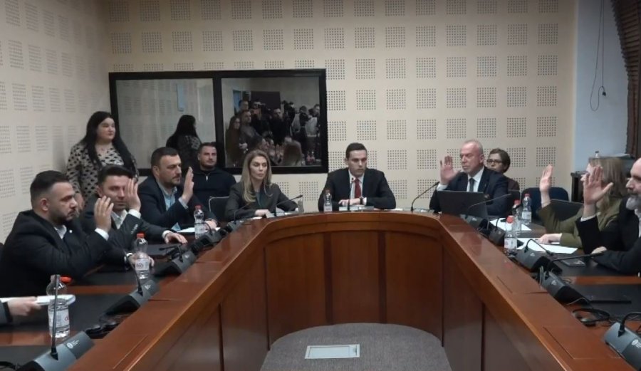 Kosovë/ Kalojnë në komision amendamentet për zgjedhjen e presidentit nga populli