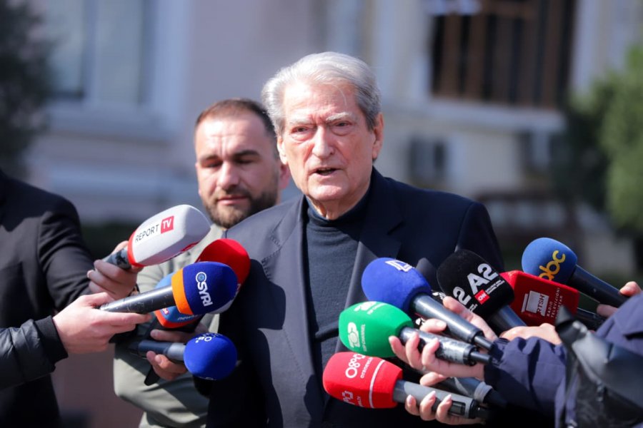‘Dënoj sulmet e regjimit iranian ndaj fqinjëve’/ Berisha-Azerbajxhanit: Çlironi azerët që vuajnë tiraninë e Ajatollahëve