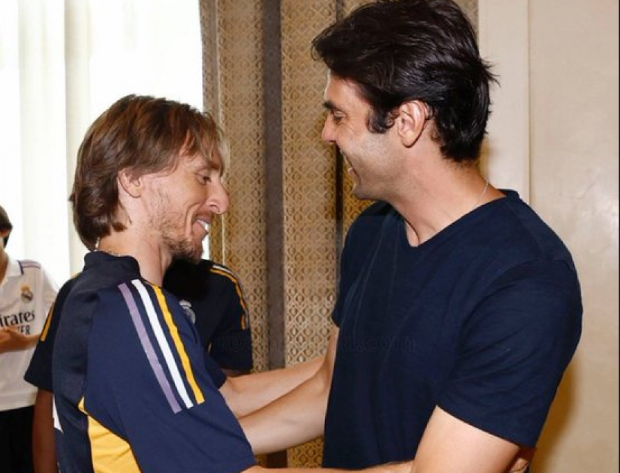 Kaka: Modric është një forcë e natyrës, mund të luajë edhe dy ose tre sezone te Milani