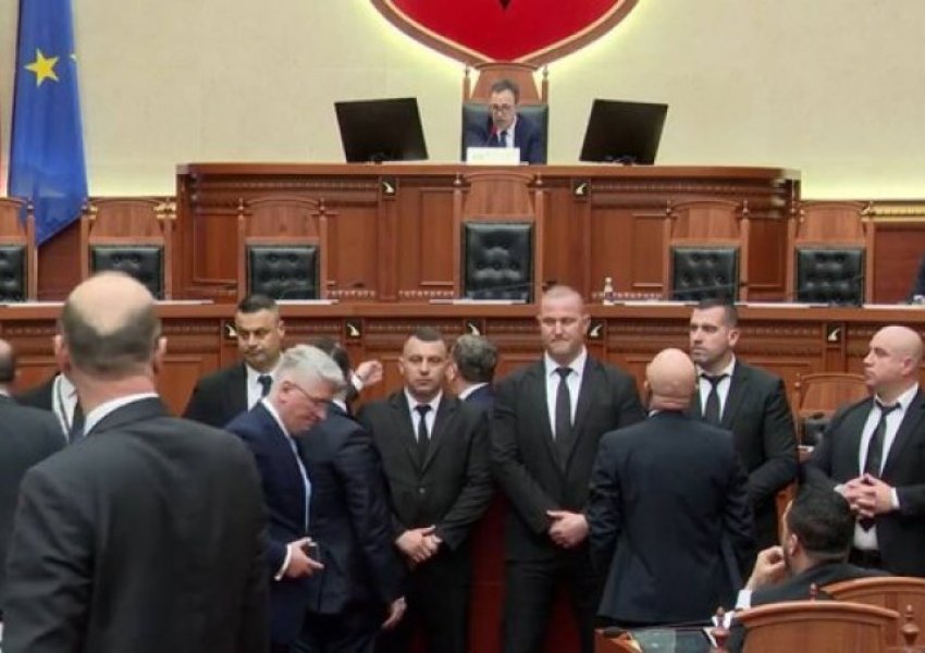 Skandali me '0900' në Kuvend/ Çfarë fshihet pas këtyre numrave