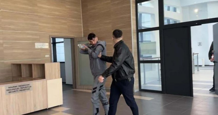 “Një muaj paraburgim për ‘Mossin’ dhe dy shokët e tij për sulmin ndaj Burim Pacollit