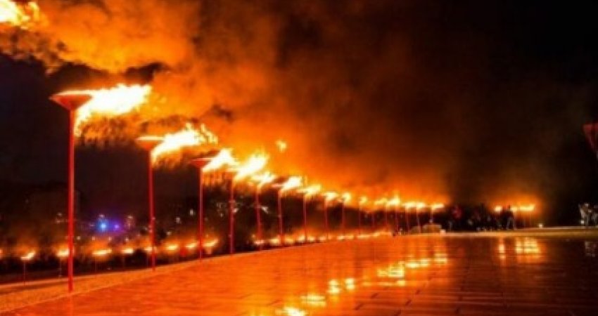 Nata e Zjarreve, në Prekaz ndizen flakadanët