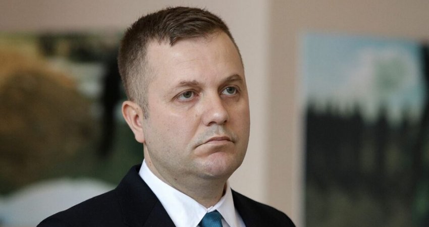 Sallahu me akuza të rënda në drejtim të Avokatit të Popullit, e quan politik dhe jopopullor