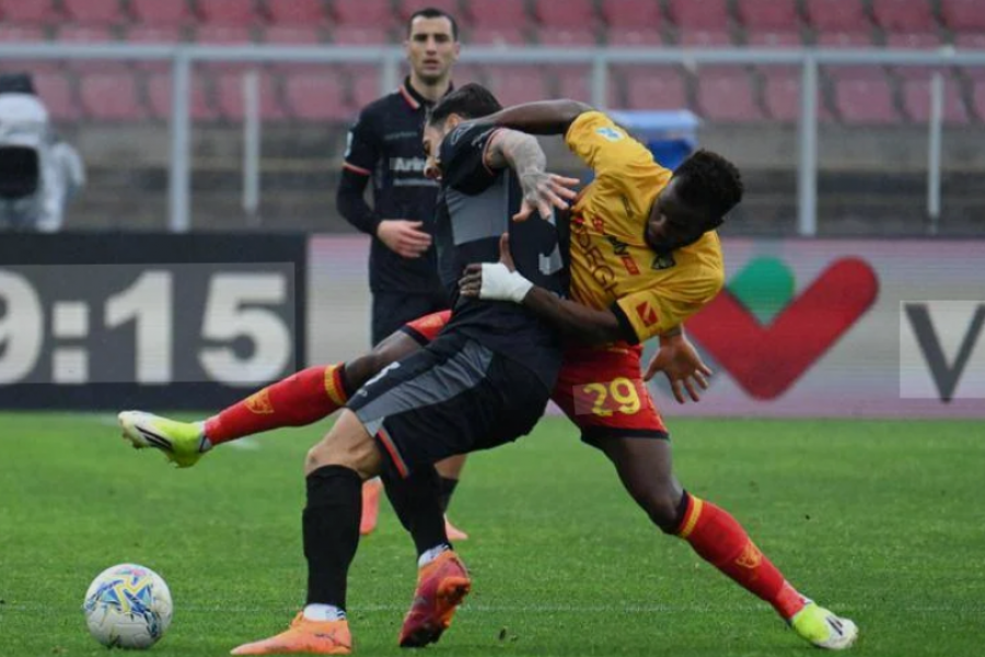 Lecce fiton përballjen e mbijetesës ndaj Cremonese-s