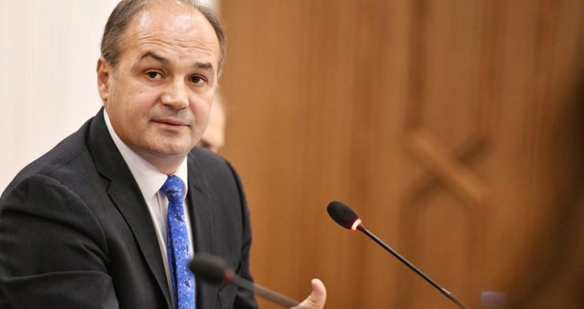 Hoxhaj i ashpër ndaj Kurtit dhe Osmanit: “Koalicioni i shpresës” u shndërrua në “boshtin e së keqes”