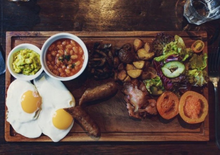 Proteina, fibra… çfarë vjen më pas në pjatën tonë