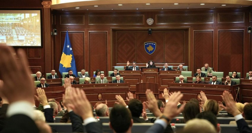 Kriza për presidentin: Opozita pret verdiktin e Kushtetueses para dialogut me Kurtin