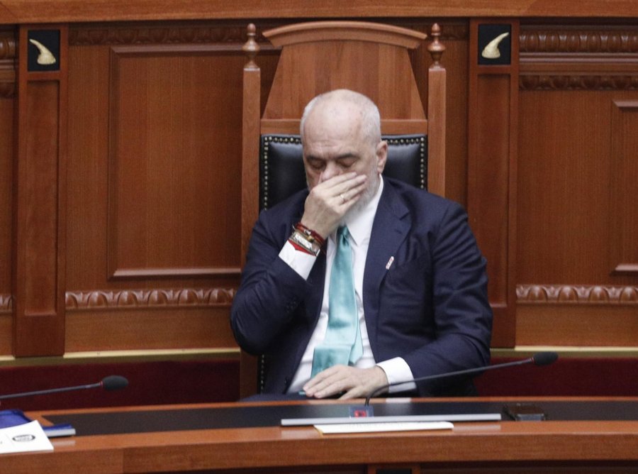 Rama mohon 'burg, burg, burg' për dritat/ Raporti tronditës Avokatit të Popullit në 2015: Arrestohen 20 veta në ditë