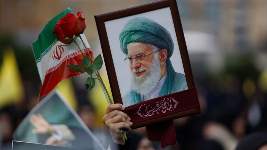 Kleriku i lartë iranian i kërkon Papës Leo XIV të dënojë vrasjen e Khameneit