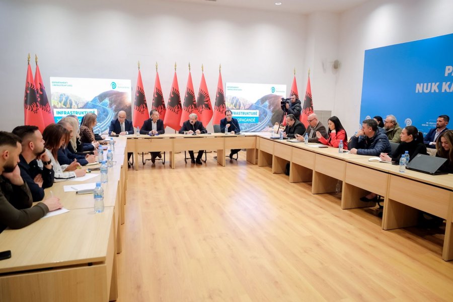 Berisha: Duhet të përgatisim me hollësi programin që i jep përgjigje çështjeve më madhore të infrastrukturës