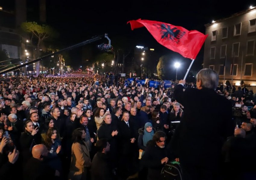 Protesta e 22 Marsit, kryedemokrati Sali Berisha ndan mesazhin në rrjete
