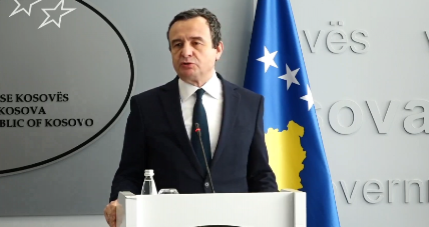 Kurti: Qeveria do t’u ofrojë leje qëndrimi për 12 muaj studentëve dhe punëtorëve serbë