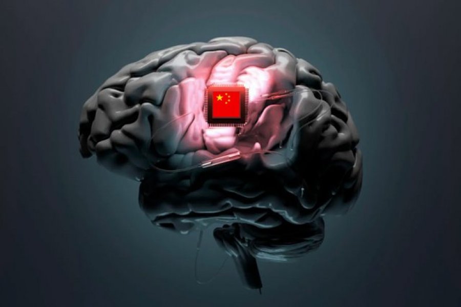 Kina ka miratuar implantin e parë të trurit në botë për komercializim