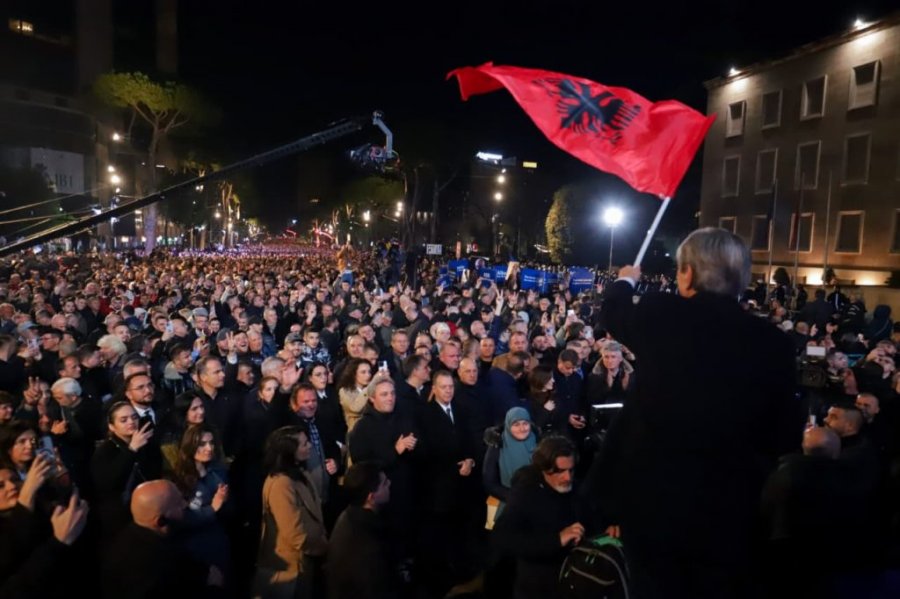 Protesta e 22 Marsit, kryedemokrati Sali Berisha ndan mesazhin në rrjete