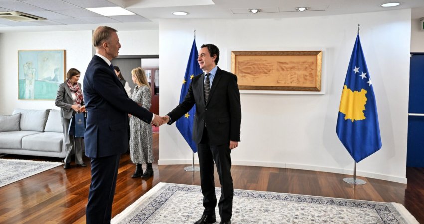 Kurti për Orav: Do mbetet pëherë një mik i vërtetë i Kosovës, u bë zëri i jonë në Bruksel