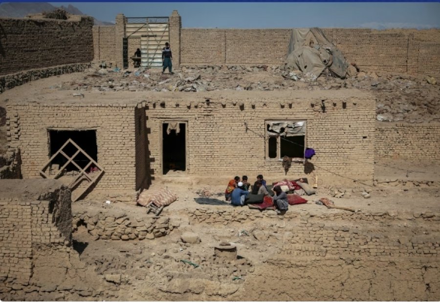 Tetë gra humbën jetën në Pakistan ndërsa prisnin ndihmë sociale