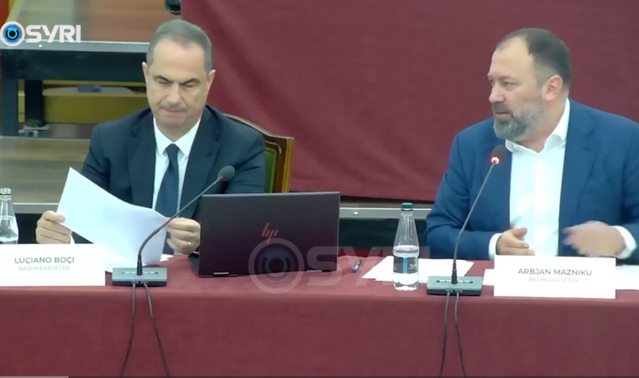 Një reagim për drekat e darkat e PS dhe terrenin e PD