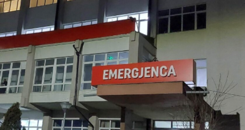 Plagë të rënda në këmbë dhe dyshime për keqtrajtim, QKUK jep detaje për rastin e 5 vjeçarit nga Lipjani – të arrestuar të dy prindërit
