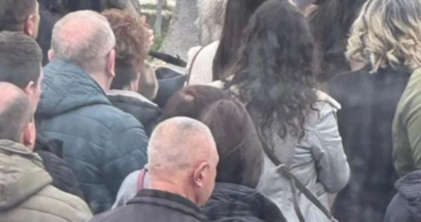 Ish-policë të MUP-it serb në ceremoninë e organizuar nga Komuna e Mitrovicës së Veriut