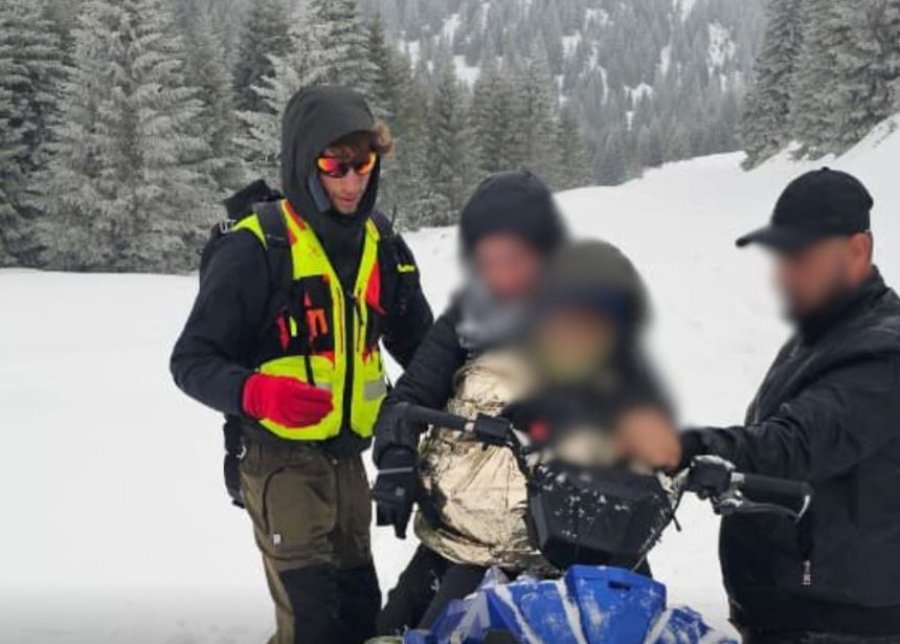 Ishin bllokuar nga bora në kufirin Kosovë-Mali i Zi, shpëtohet familja kosovare