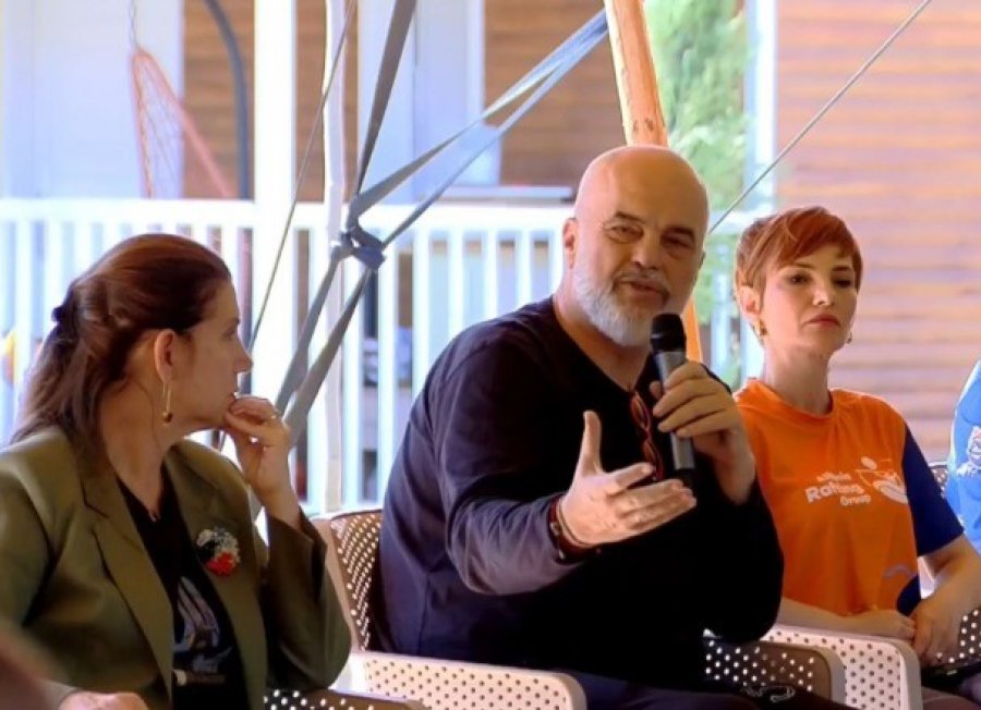 Ministrja më jetëgjatë, godet Kumbaro: Ne jemi kalimtarë, Edi Rama jo