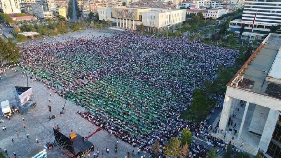 Kreu i KMSh uron besimtarët për Fitër Bajramin 2026 me mesazh paqeje dhe solidariteti