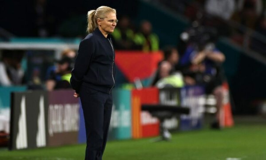 Revolucion në futbollin e femrave, FIFA kërkon më shumë gra në pankina