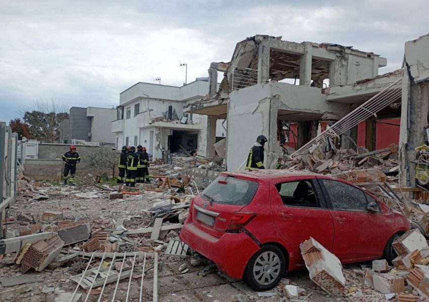 Shpërthimi në Romë, pamje nga shembja e 3 ndërtesave - Çifti i të moshuarve rëndë, ka persona nën rrënoja