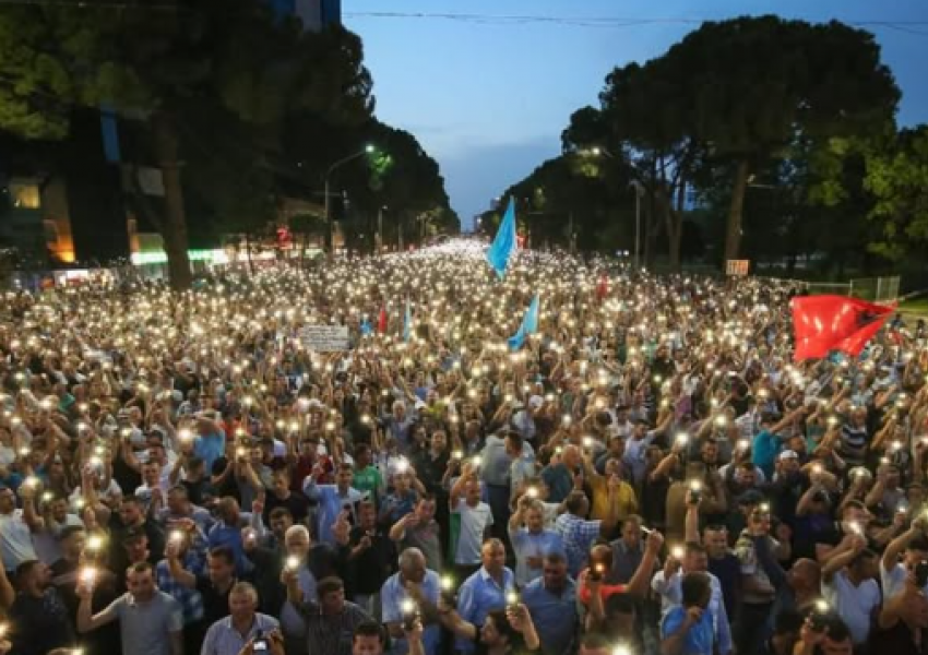 Protestë e opozitës, Blushi: Dita për të gjëmuar fort revolta dhe zemërata