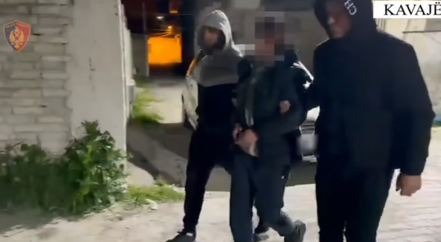Plagosja më armë në Kavajë/ Arrestohet autori dhe ai që e largoi nga vendngjarja