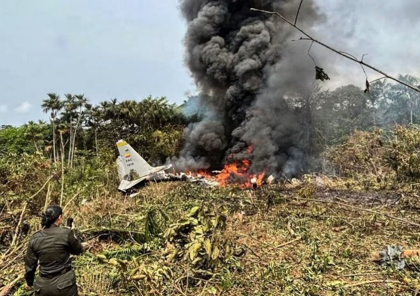 Rëndohet bilanci i viktimave nga rrëzimi i avionit ushtarak në Kolumbi