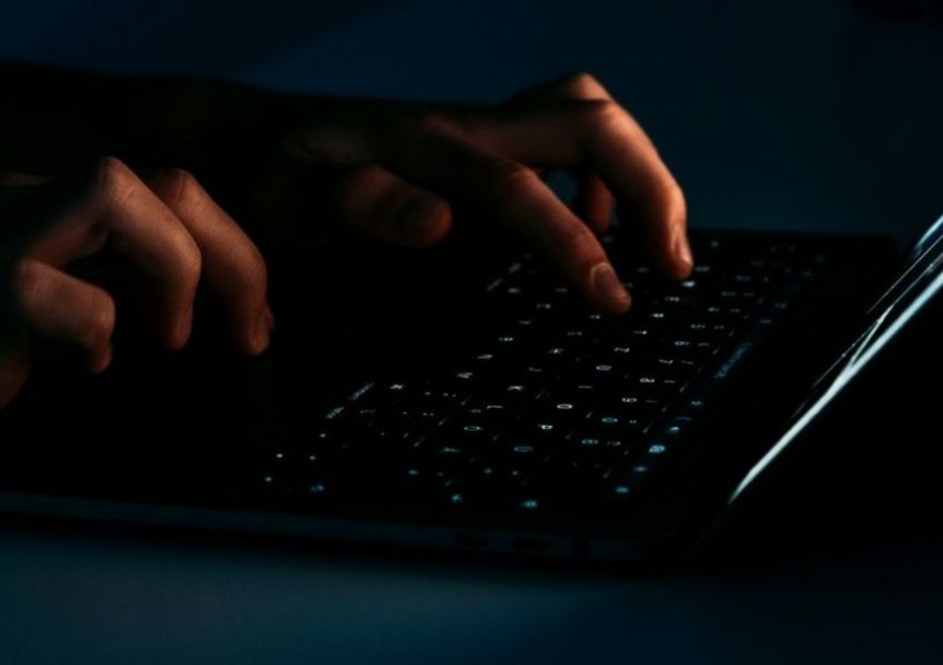  Skandali i Hakerimit/ Agjenti i infiltruar i FBI-së bleu gjithë database E-Albania dhe kartat e ID të shqiptarëve me bitcoin