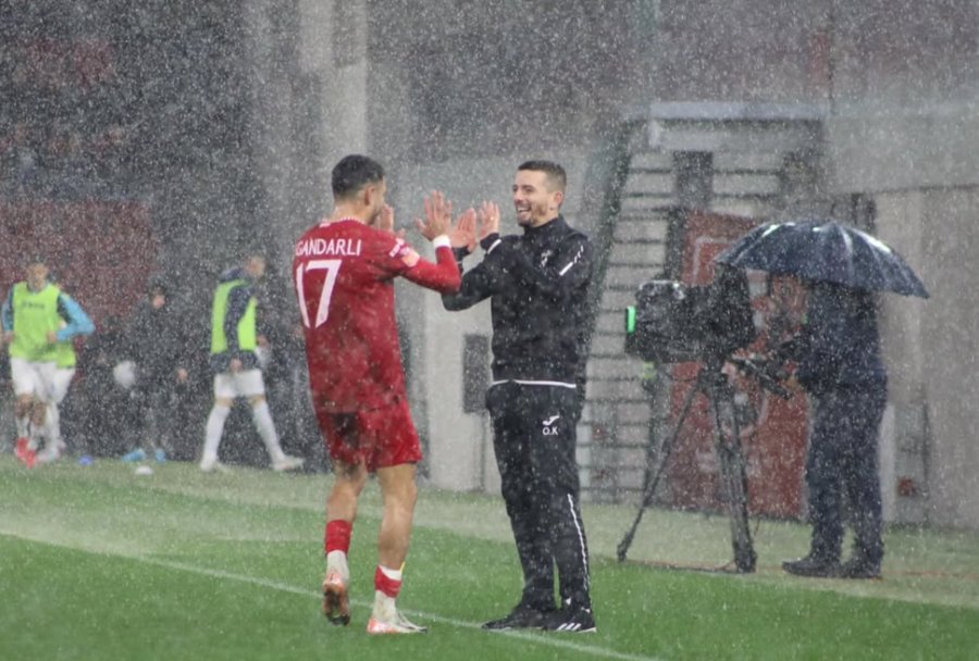 Sulmuesi i Partizanit bashkohet me kombëtaren e tij