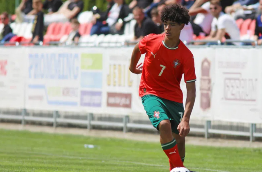 Si i ati dhe i biri, Cristiano Ronaldo Jr., gati të firmosë me Real Madridin
