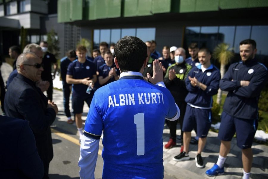 Albin Kurti motivon dy Kombëtaret: Ky është shekulli i shqiptarëve në sport