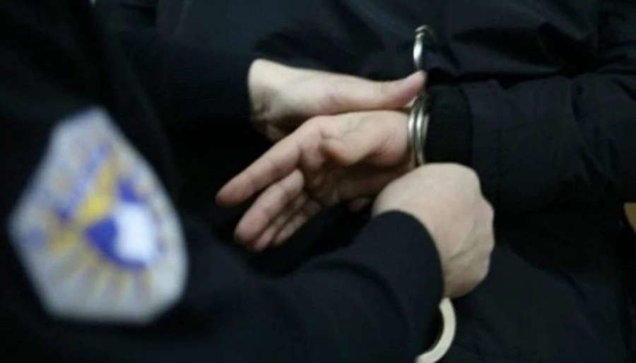 Laptopë dhe telefona/ Akuzohet për mashtrim kompjuterik, arrestohet një shtetas shqiptar në Prishtinë